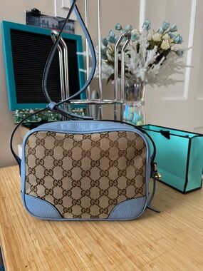 Gucci Beige GG Supreme Canvas Crossbody with Light Blue Trim